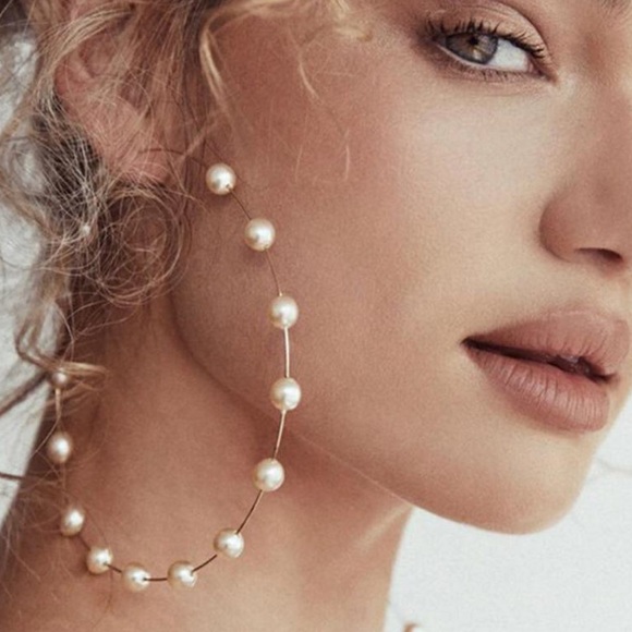 Large dainty hoops - Picture 1 of 4